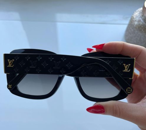 Louis Vuitton® LV Empreinte Square Sunglasses  Black sunglasses square, Lv  empreinte, Louis vuitton sunglasses