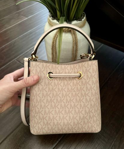 Michael Kors EUC!! Suri Small Logo Crossbody Bucket Bag Pink - $150 - From  Katie