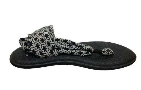 Sanuk Yoga Mat Sling Sandals Size 8 Black White Pattern - $16 - From Ann  Marie