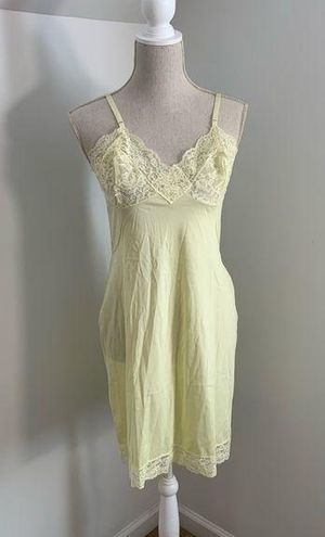 Vassarette Vintage Hollywood Slip Size undefined - $19 - From MelodY