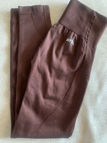 Balance V2 Seamless Leggings - Chocolate Brown – AYBL USA