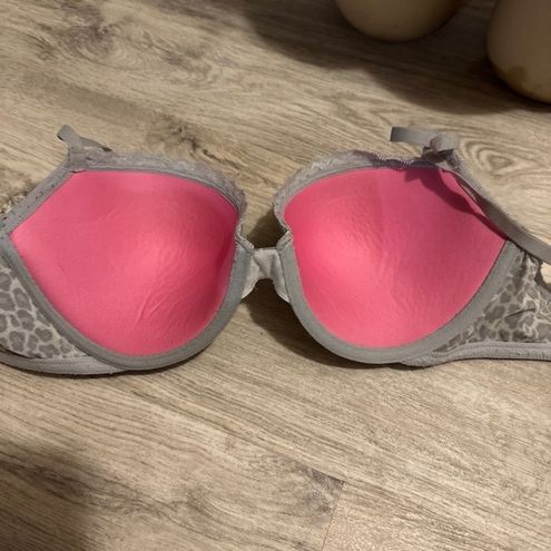 Victoria’s Secret Push-Up Bra. Size 34D.