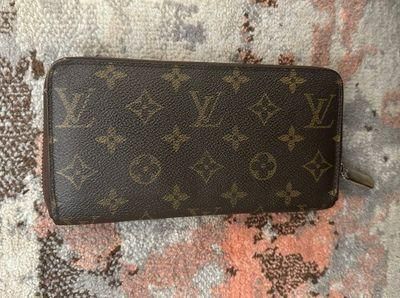 Louis Vuitton Zippy Orgnaizer Wallet Monogram SP5102 BROKEN ZIPPER Brown -  $115 (82% Off Retail) - From Sabrina