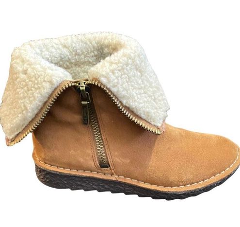 Clarks Oslo Beth boots Tan 7 - $47 - From Chrissytina