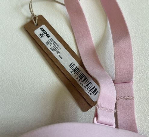 SKIMS Fits Everybody T-Shirt Bra, Ultra Violet, cherry blossom 32DDD (NWT)  Size undefined - $20 New With Tags - From Marissa