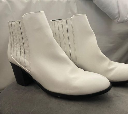 qupid white booties