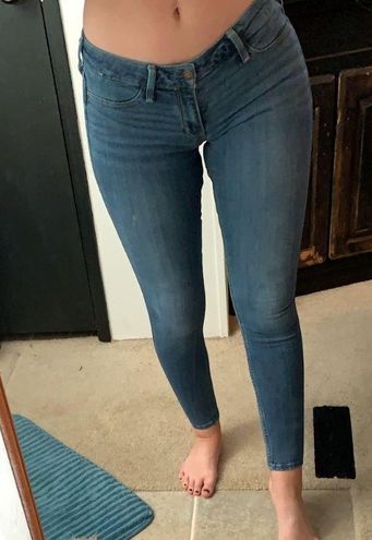 Hollister jeans size 3R high rise jean leggings advanced stretch.