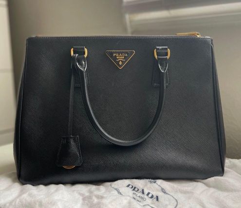 Galleria Medium Leather Bag in Black - Prada