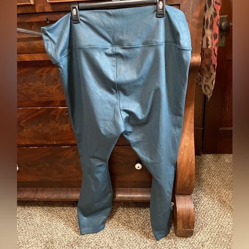 Simply Vera EUC/Blue Wang Faux Leather Leggings/Size 2X - $26 - From Crystal
