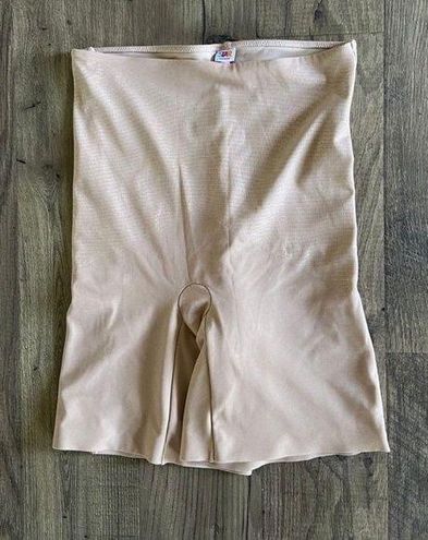 Spanx Star Power 1870 Lady Luxe Mid Thigh Shaper Shorts Beige Women's  Medium M - $27 - From Annette