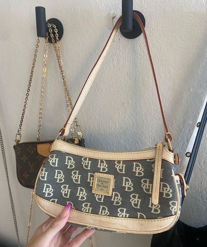 Dooney & Bourke Handbags On Sale Up To 90% Off Retail