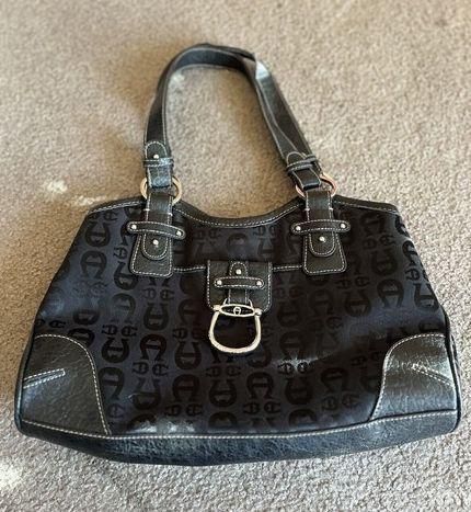 Etienne Aigner Black Signature Purse Handbag Lots Of Inner Pockets