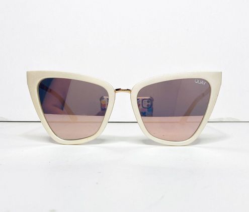 Quay sales reina white