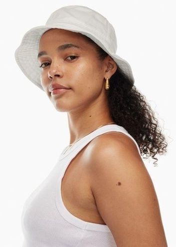 Alo Yoga | Faux Fur Bucket Hat in Ivory White, Size: Medium/Large