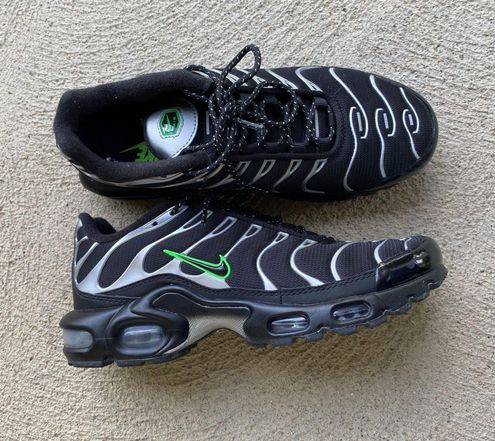 Air Max Plus Black Silver Green Strike