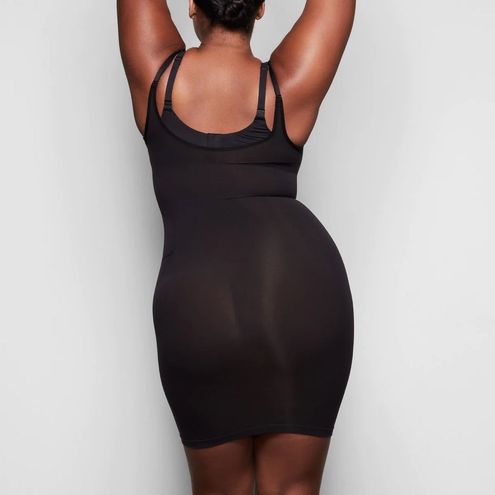 SHEER SCULPT LOW BACK SHORT, CLAY