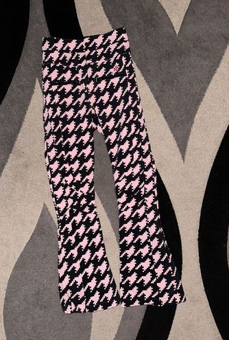 Perfect Moment Ski Pants - Houndstooth Aurora High Waist Flare Pant Pink  Size XS - $280 (42% Off Retail) - From Belle