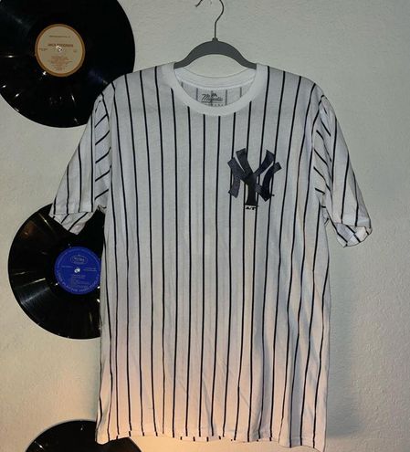 majestic yankees shirt