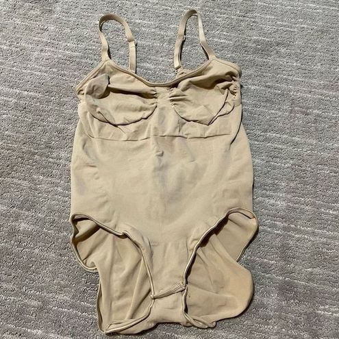 SKIMS Seamless Sculpt Brief Bodysuit Clay Size Medium. NWOT