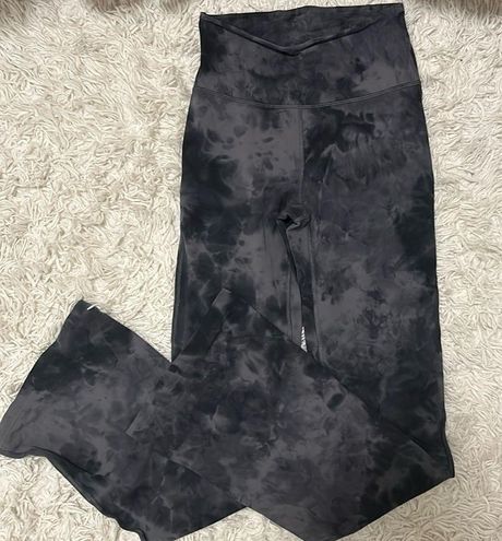 Lululemon : Groove Super-High-Rise Flared Pant Nulu; Diamond Dye Pitch  Graphite Size 6 - $80 - From Ellie