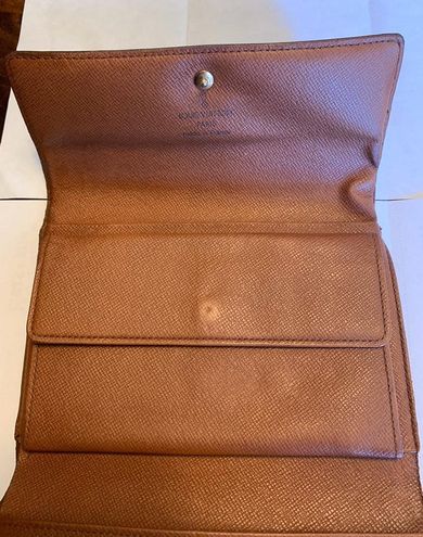 Louis Vuitton MONOGRAM PORTE TRESOR ETUI PAPIERS TRIFOLD WALLET. Brown -  $225 (77% Off Retail) - From Lisa