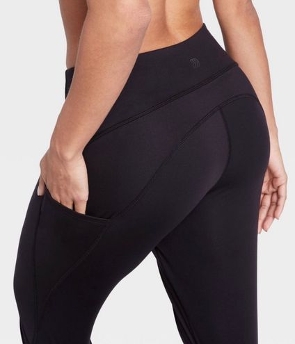 Target NWT! all in motion Black Straight Leg Yoga Pants Size M - $17 (39%  Off Retail) New With Tags - From anjiya