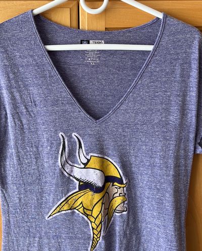 NFL Team Apparel Minnesota Vikings Football Short Sleeve T-Shirt Women's  Size Large Purple - $11 - From Trina's