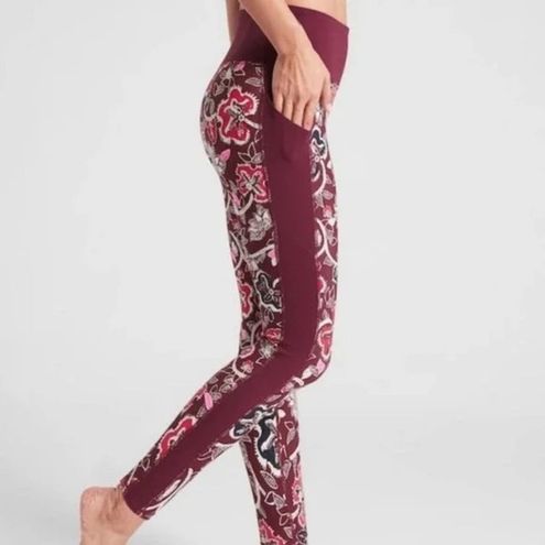 Athleta Affirmation red paisley henna floral Capri leggings, size