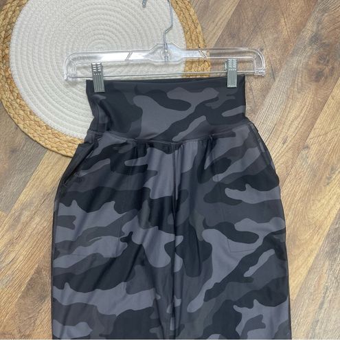 Old Navy Camo Print Joggers Leggings Womens XS Go Dry Elevate​ - $26 - From  Mya
