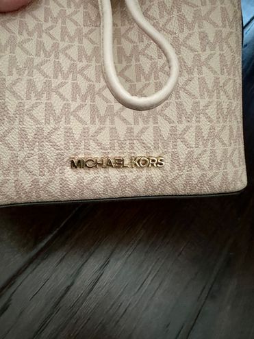 Michael Kors EUC!! Suri Small Logo Crossbody Bucket Bag Pink - $150 - From  Katie