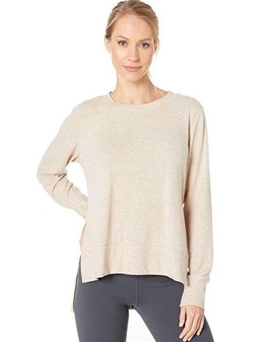 Alo Yoga Glimpse Long Sleeve Pullover in Putty 50 From Lizanne