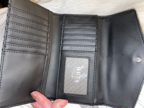 Guess Black Trifold Wallet 28 49 Off Retail New With Tags