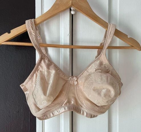 Vanity Fair Full Figure Wirefree Smoothing Bra Nude Floral 38C Size  undefined - $17 - From Wendy