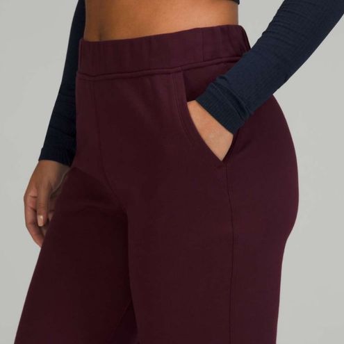 Lululemon Relaxed High Rise Jogger Scuba Pants Sweatpants Cassis