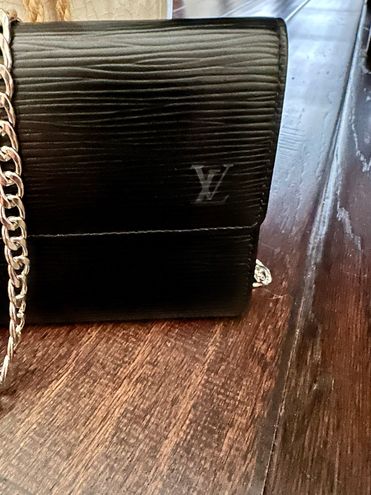 Louis Vuitton Epi Sarah Wallet EUC! Black - $495 (50% Off Retail