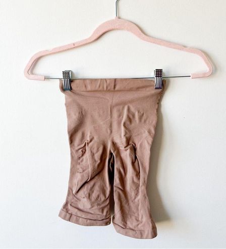 SKIMS seamless sculpt Mid Thigh short - Sienna nwot size large / xl - $48 -  From Marissa