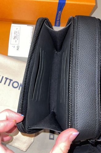 Louis Vuitton Alpha Wearable Wallet Versatile Compact Bag – EliteLaza