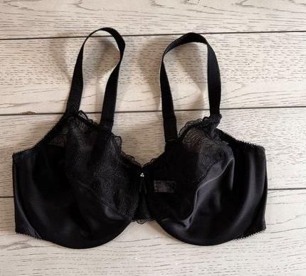 Slim Silhouette Minimizer Bra