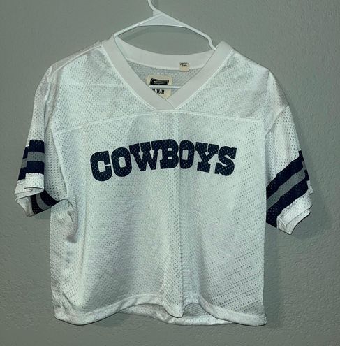 American Eagle Cropped Dallas Cowboys T-Shirt White Size M - $25 (37% Off  Retail) - From lauren