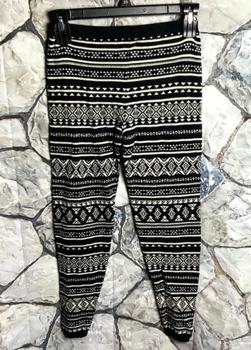 Mossimo Supply Co Mossimo Black/White Geometric Design Leggings Jrs L  Multiple Size L - $12 - From Myrna