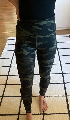 Zobha Camo Leggings Green Size M - $5 