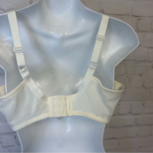 Wacoal Ladies cream textured lace adjustable underwire bra size 38G - $24 -  From April