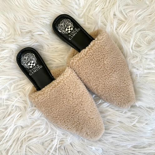 Vince Camuto - Plans? Just hanging. Wear the Presnue faux-shearling mule  around the house like @somewherelately. #vincecamuto