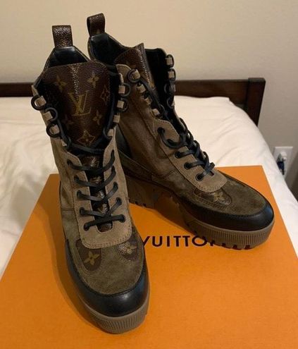 Louis Vuitton Silver Leather Spaceship Laureate Platform Desert Boots Size  37 Louis Vuitton