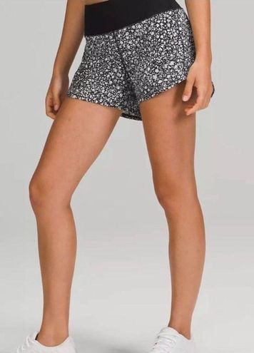Lululemon speed up low rise 2.5” shorts in size 2 - $60 - From Kami