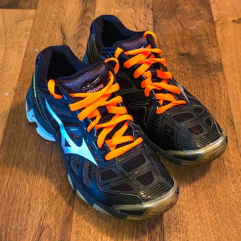 abortus Vergelijken iets Mizuno Wave Lightning Z3 Women's Volleyball Shoes Size 8 Black - $18 (82%  Off Retail) - From KDW