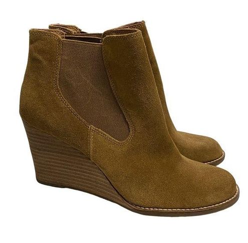 Yamka wedge hot sale chelsea boot