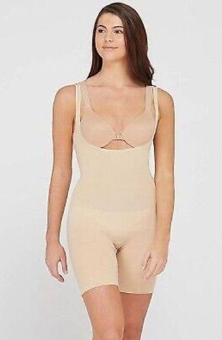 Assets by Spanx Women's Remarkable Results Open-Bust Brief Bodysuit