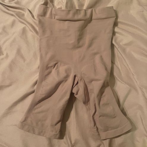 SKIMS Seamless Sculpt Mid Thigh Short Sand Size Large-XL - $30 (50% Off  Retail) - From Clarissa