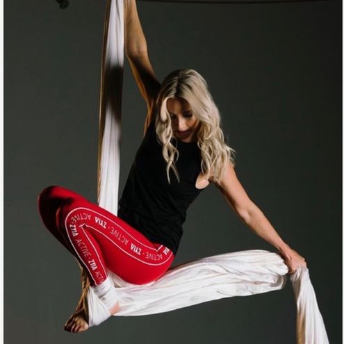 Zyia RED LOGO HIGH RISE LEGGINGS NWT SIZE 2 - $23 - From Anna